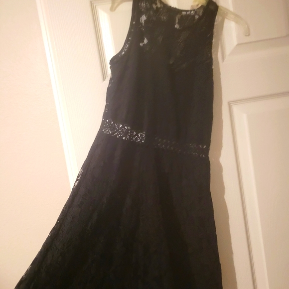 BLACK LACE MINI DRESS - Picture 2 of 3